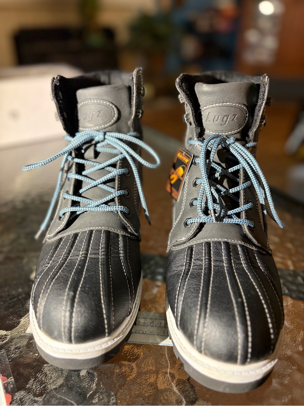 NWT - Women’s Lugz Mallard Duck Toe Boots in Black with Light Teal Laces
